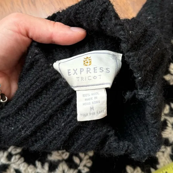 VTG chunky wool Sweater by Express Tricot - BlackWhite Snowflakes Hong Kong M