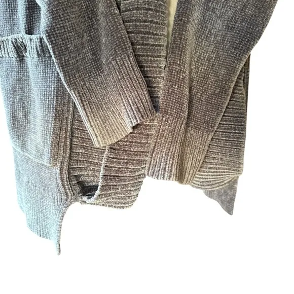 White House Black Market Modern Long Sleeve Chenille Cardigan soft cozy warm Med