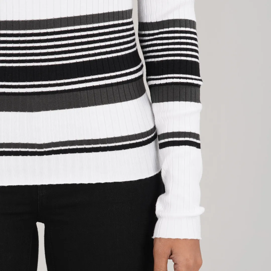 Womens White & Black Pullover